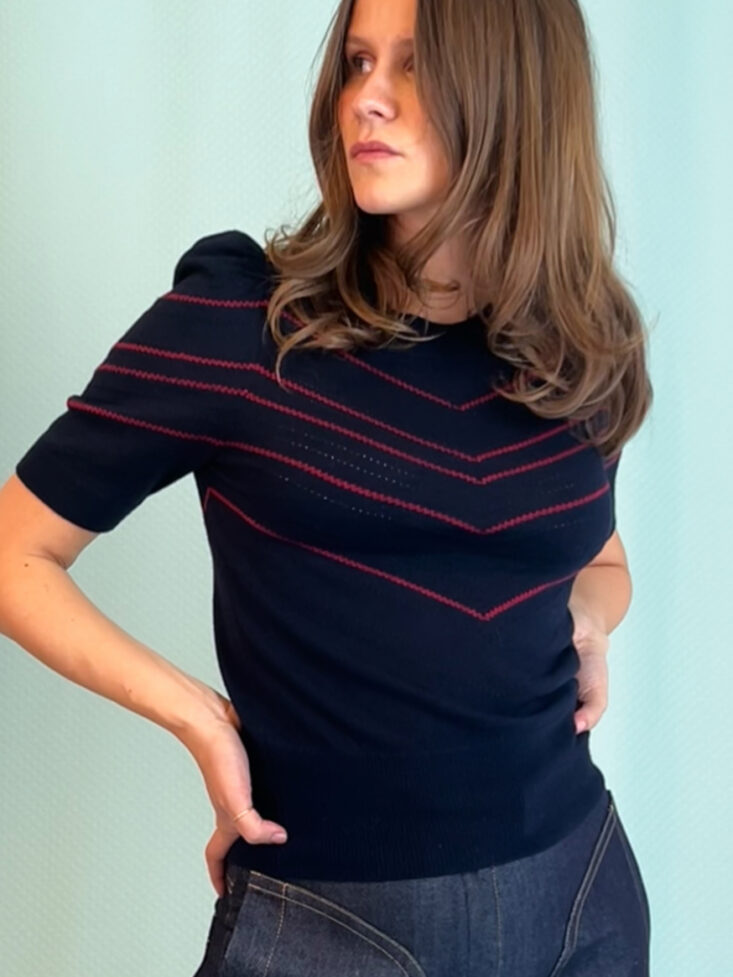 Marine/rød stribet ren merino uld strik