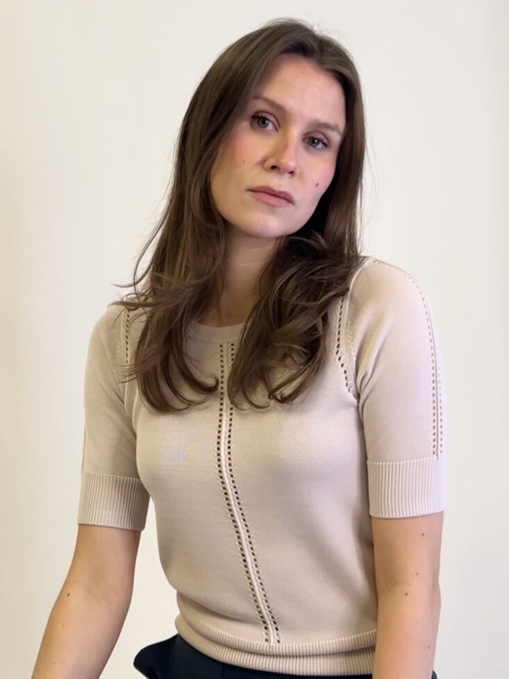 Elfenbensfarvet kortærmet strik